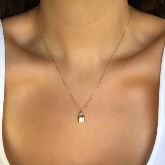 ✨✨NEW✨✨ Tiny Gold Lock Charm Necklace✨ - Picture 4 of 5